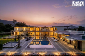 Middle Earth by Vieda - Part of StayVista with Pool